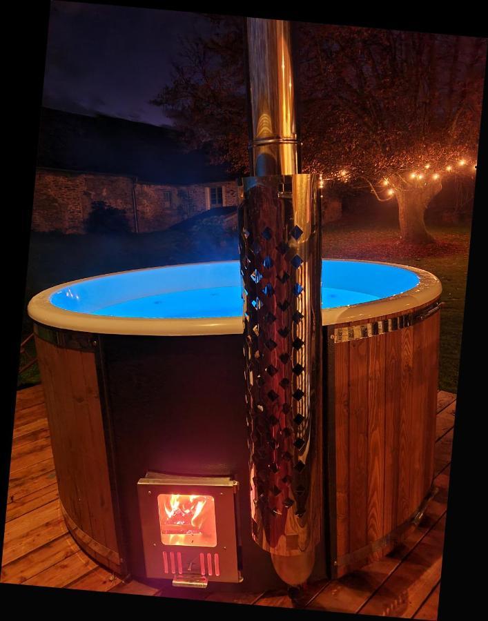 Jumilhac-le-Grand La Rhue Gites - Jacuzzi מראה חיצוני תמונה
