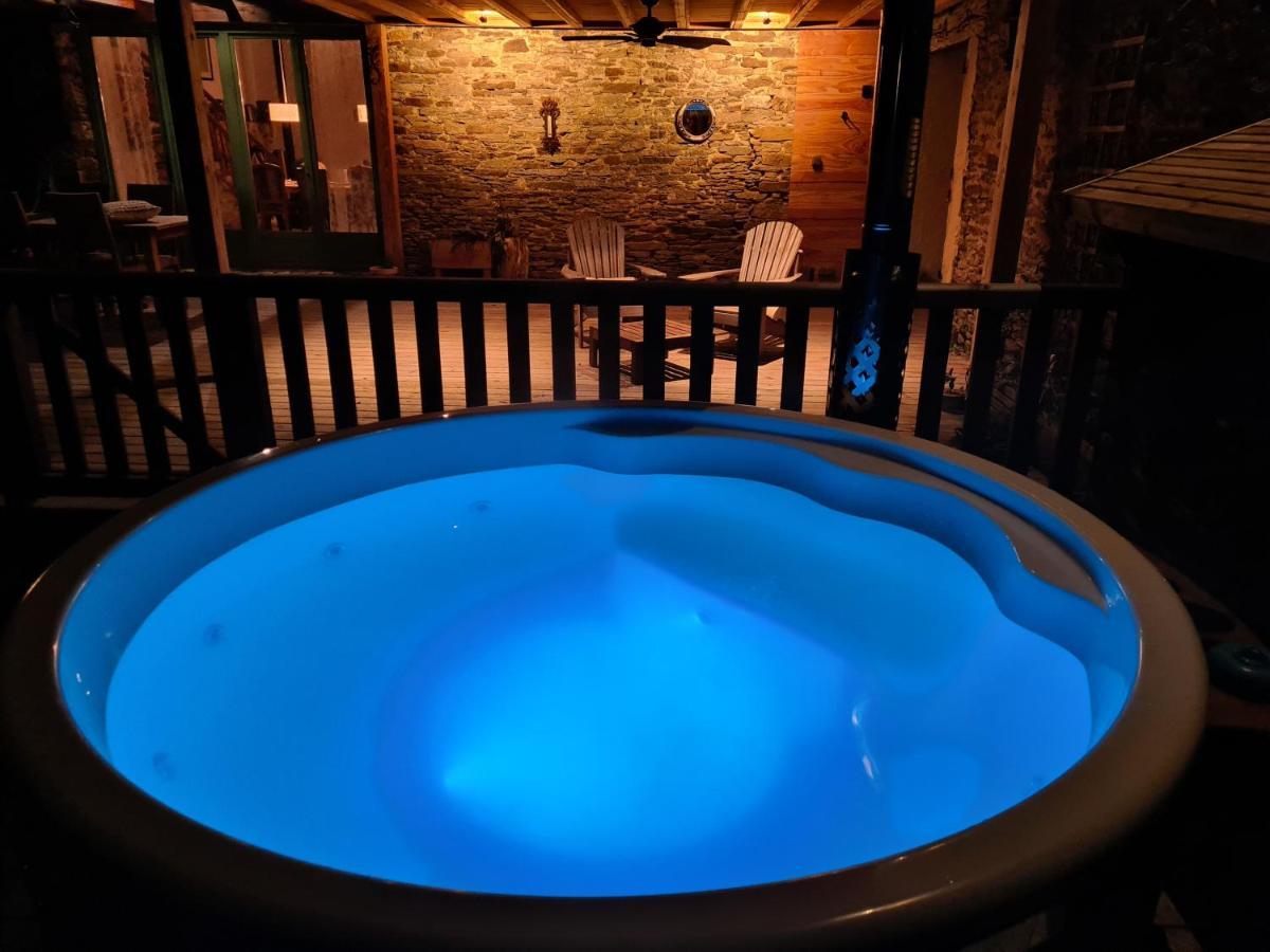 Jumilhac-le-Grand La Rhue Gites - Jacuzzi מראה חיצוני תמונה